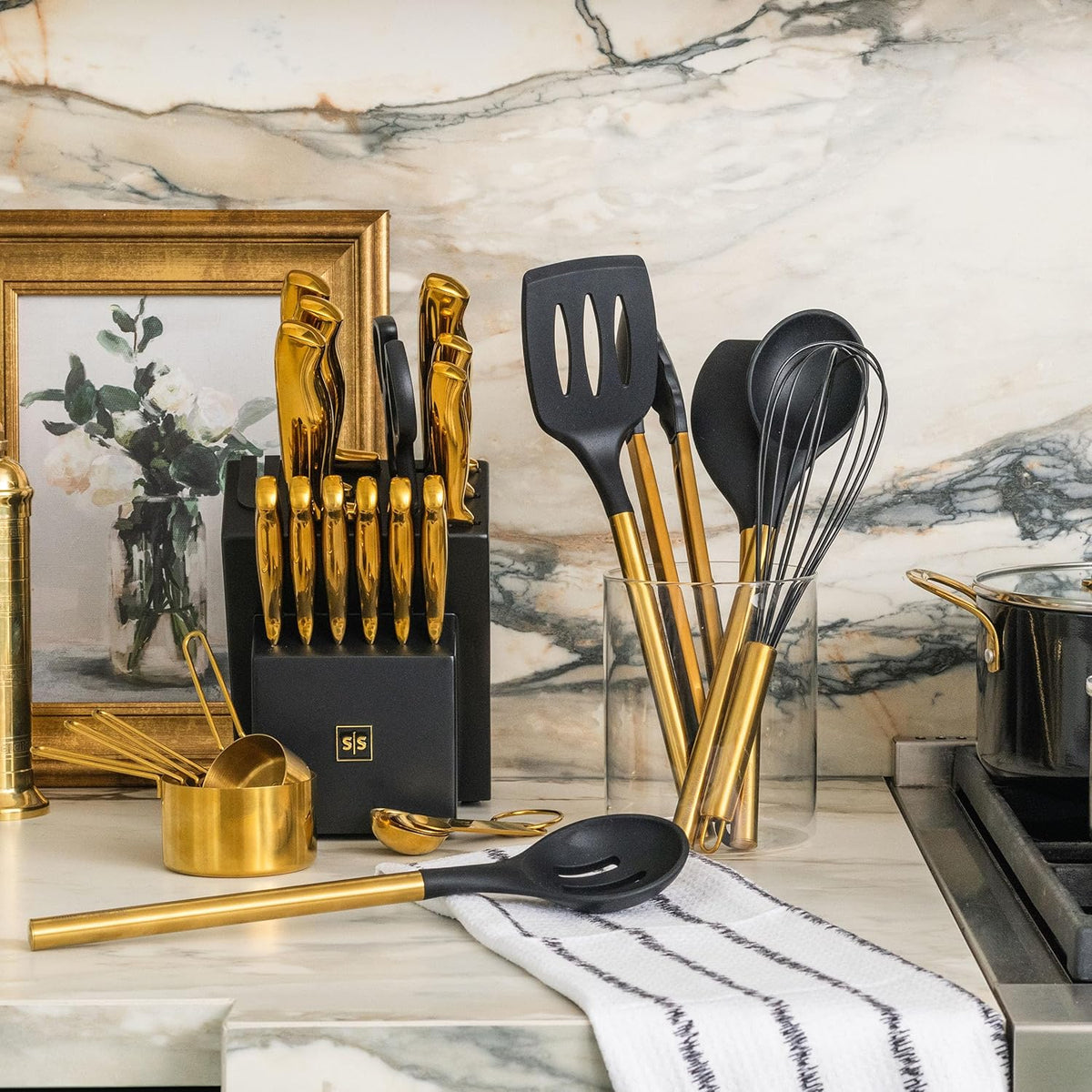 20 Piece Black and Gold Knife Set with Block Self Sharpening O537