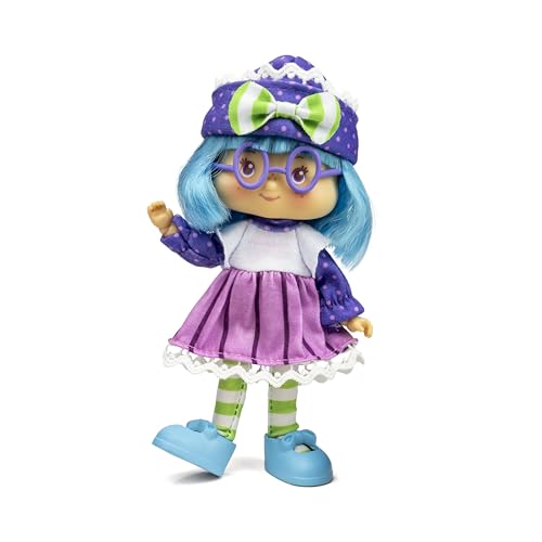 Strawberry Shortcake 5.5-inch Poseable Sweet Scented Fashion Doll with 4 Surprise Reveal Accessories Z405887