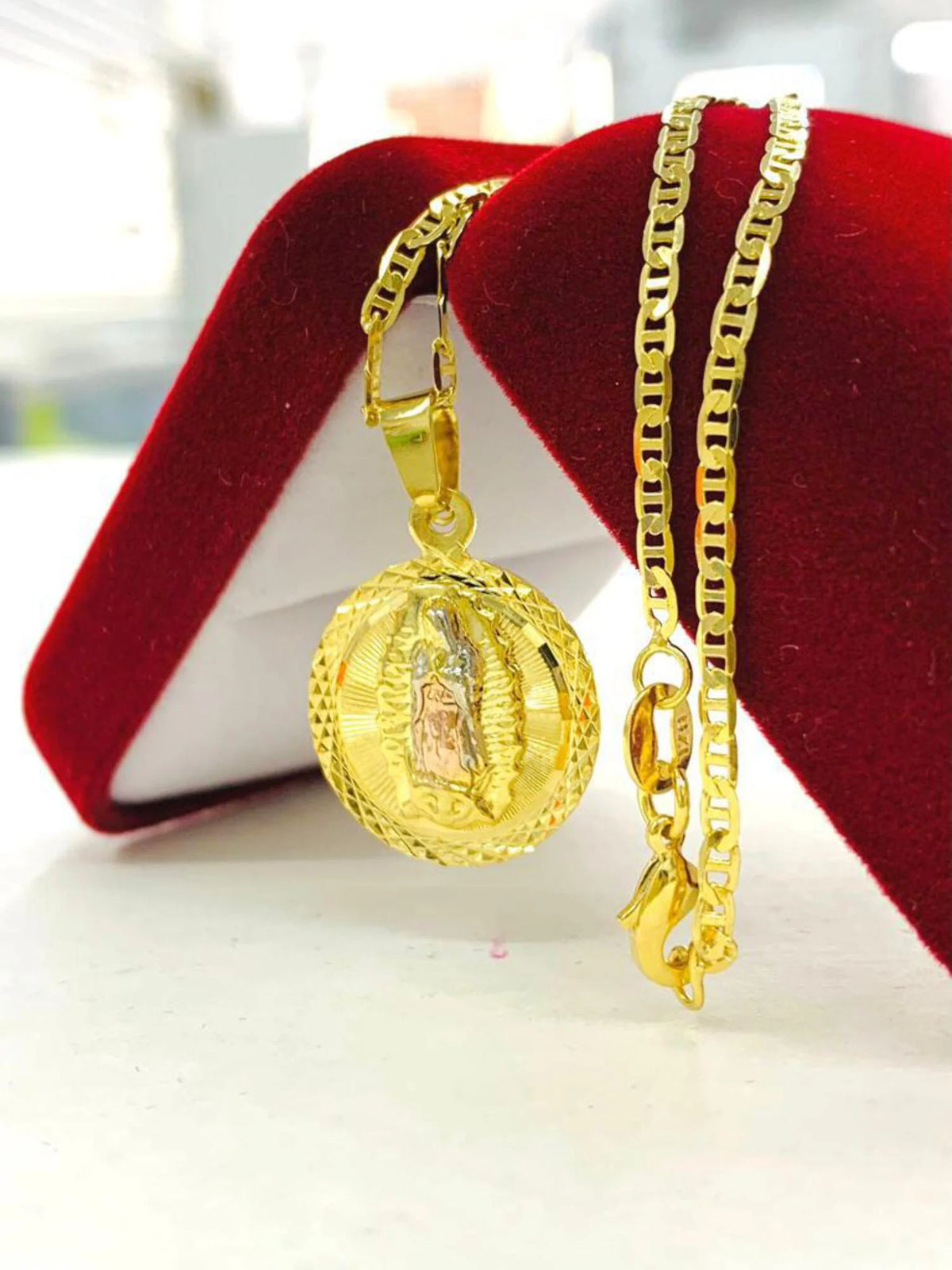 14K Gold Filled Virgen de Guadalupe Necklace Mariner Chain Round Medal 23x19 V2908