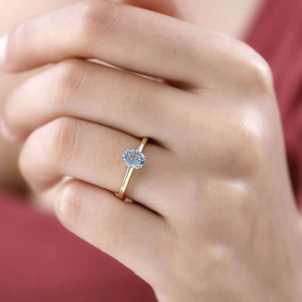 Oval Blue Aquamarine White Diamond 18K Yellow Gold Ring Size 7 M9309