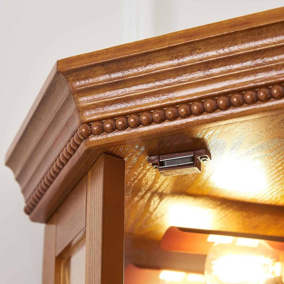 Oak Corner Curio Cabinet with Lights, Adjustable Tempered Glass Shelves, Mirrored Back I26162