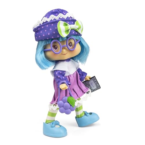 Strawberry Shortcake 5.5-inch Poseable Sweet Scented Fashion Doll with 4 Surprise Reveal Accessories Z405887