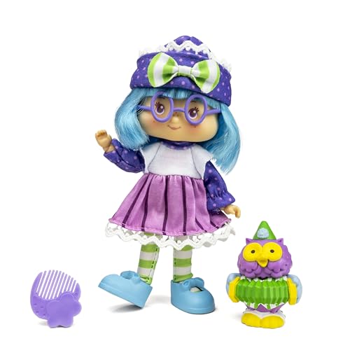 Strawberry Shortcake 5.5-inch Poseable Sweet Scented Fashion Doll with 4 Surprise Reveal Accessories Z405887