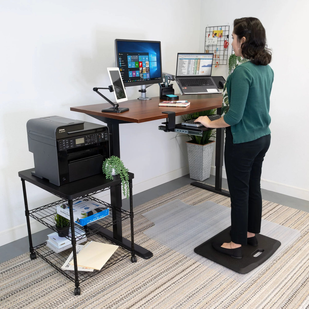 Hand Crank Standing Desk Frame with 55" Desktop Z523724