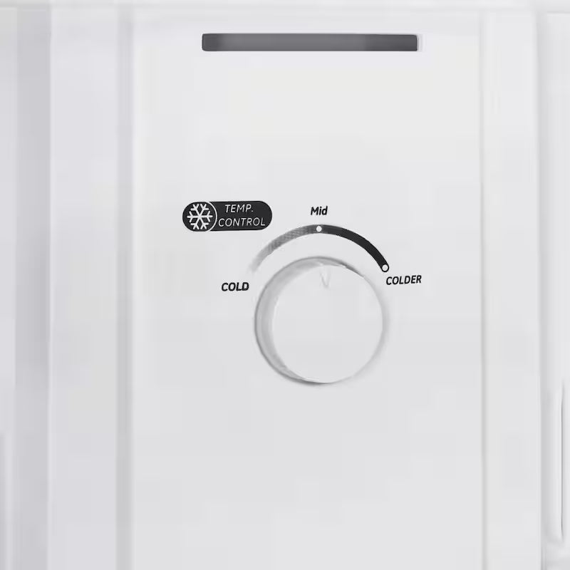Top Freezer Refrigerator in Stainless Steel Look Q441