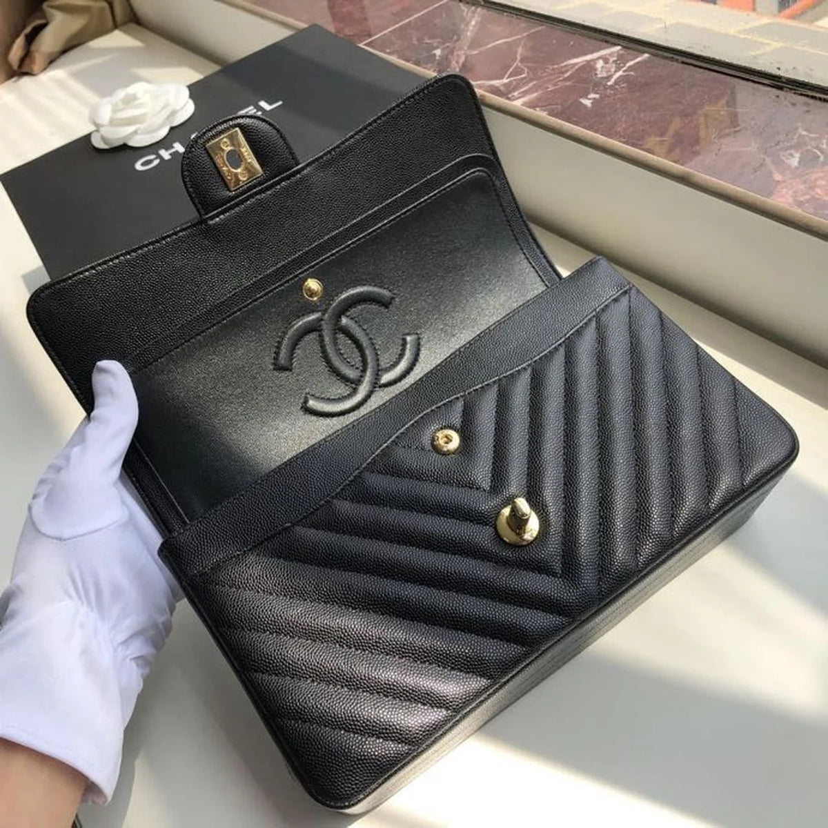Black Chevron Shoulder and Crossbody Handbag Y127