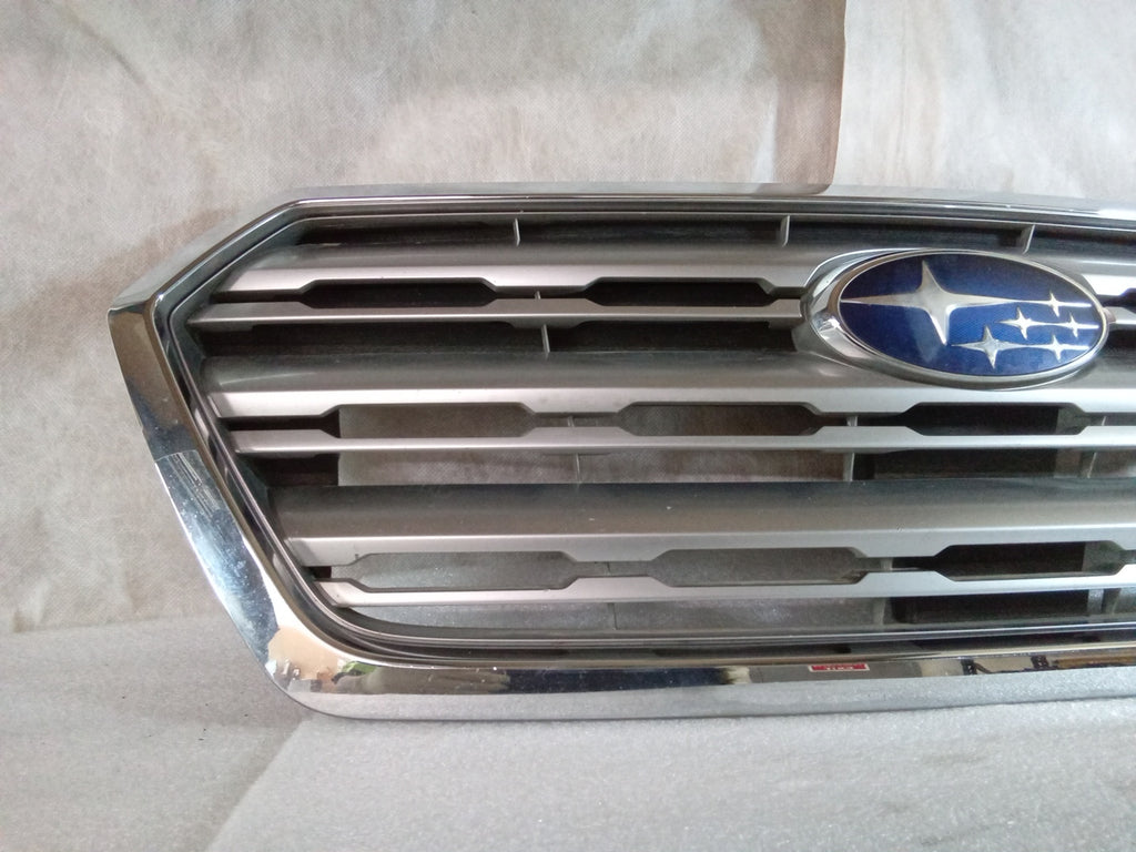 Pre-Owned 2017 Subaru Legacy Outback Wagon Light Gray Grill O5537