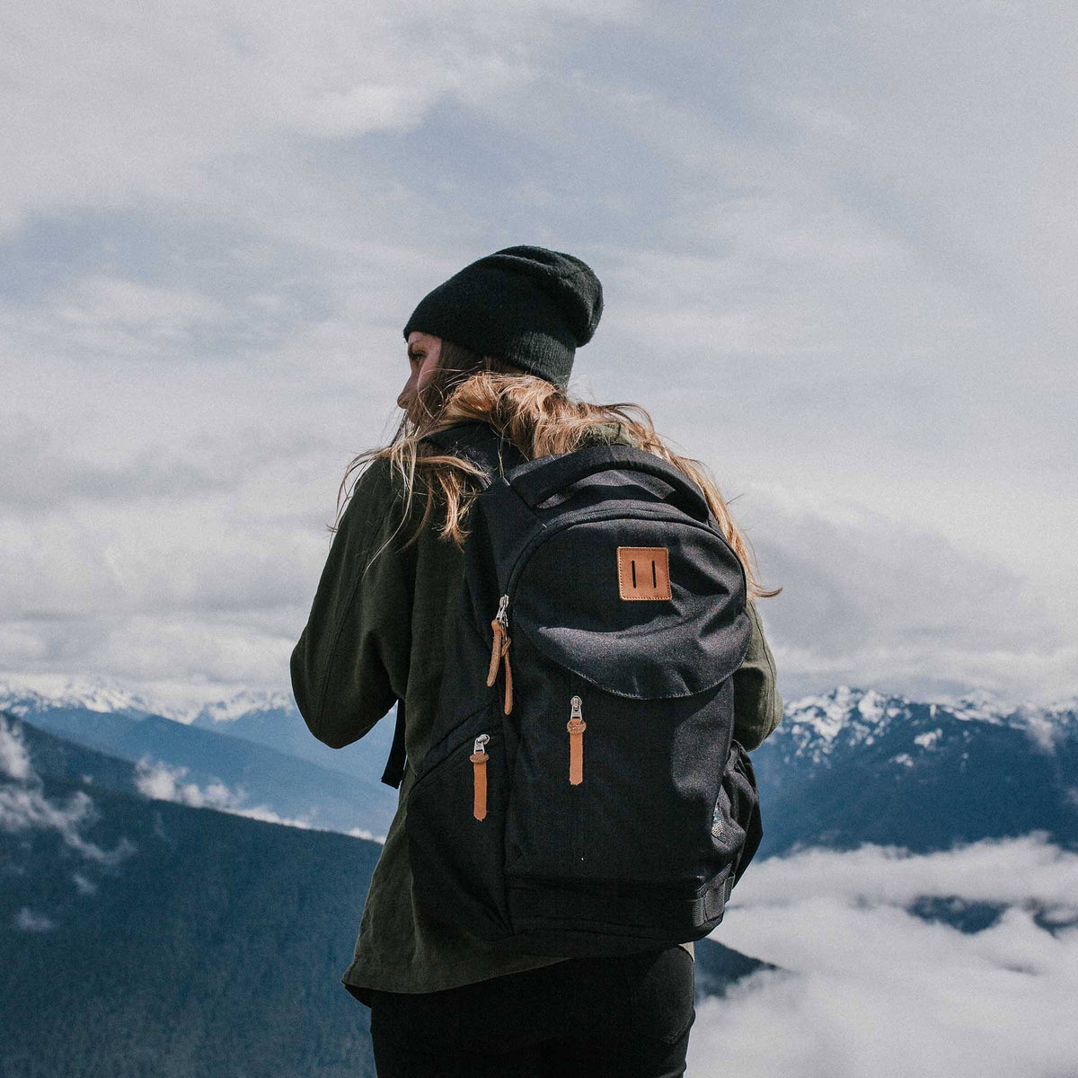 Black 25L Rift Pack U356