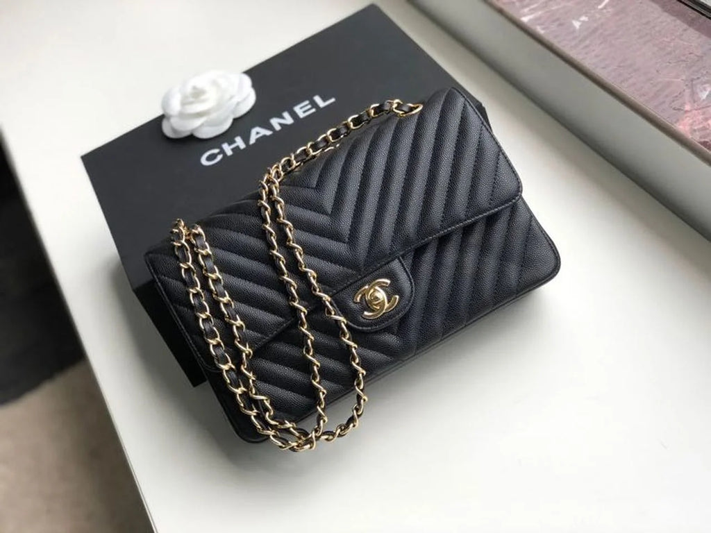 Black Chevron Shoulder and Crossbody Handbag Y127