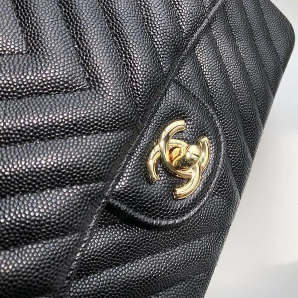 Black Chevron Shoulder and Crossbody Handbag Y127
