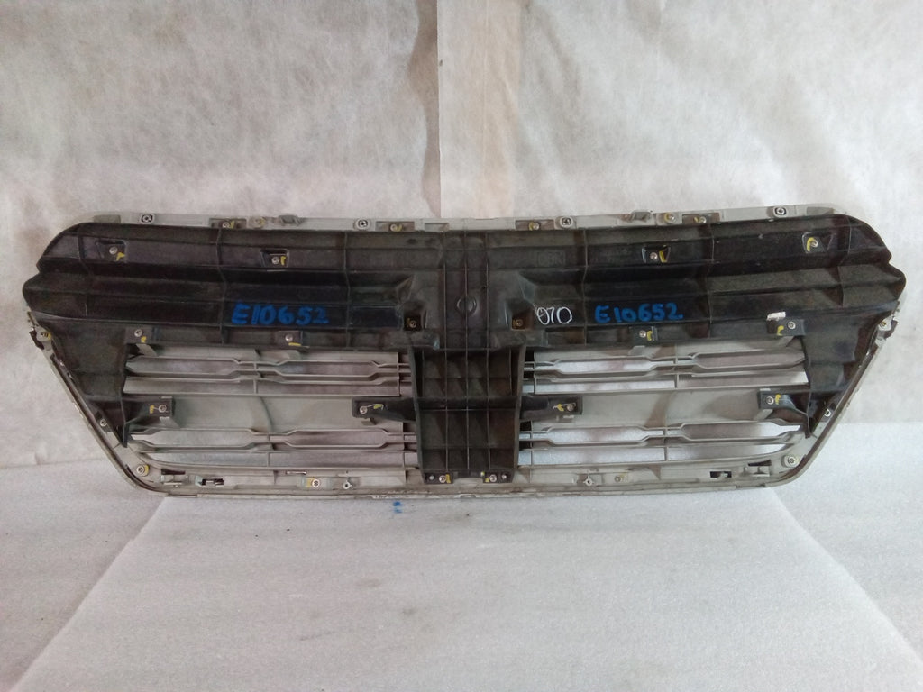 Pre-Owned 2017 Subaru Legacy Outback Wagon Light Gray Grill O5537